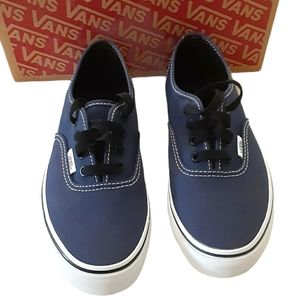 Van's kids Medieva shoes size 3